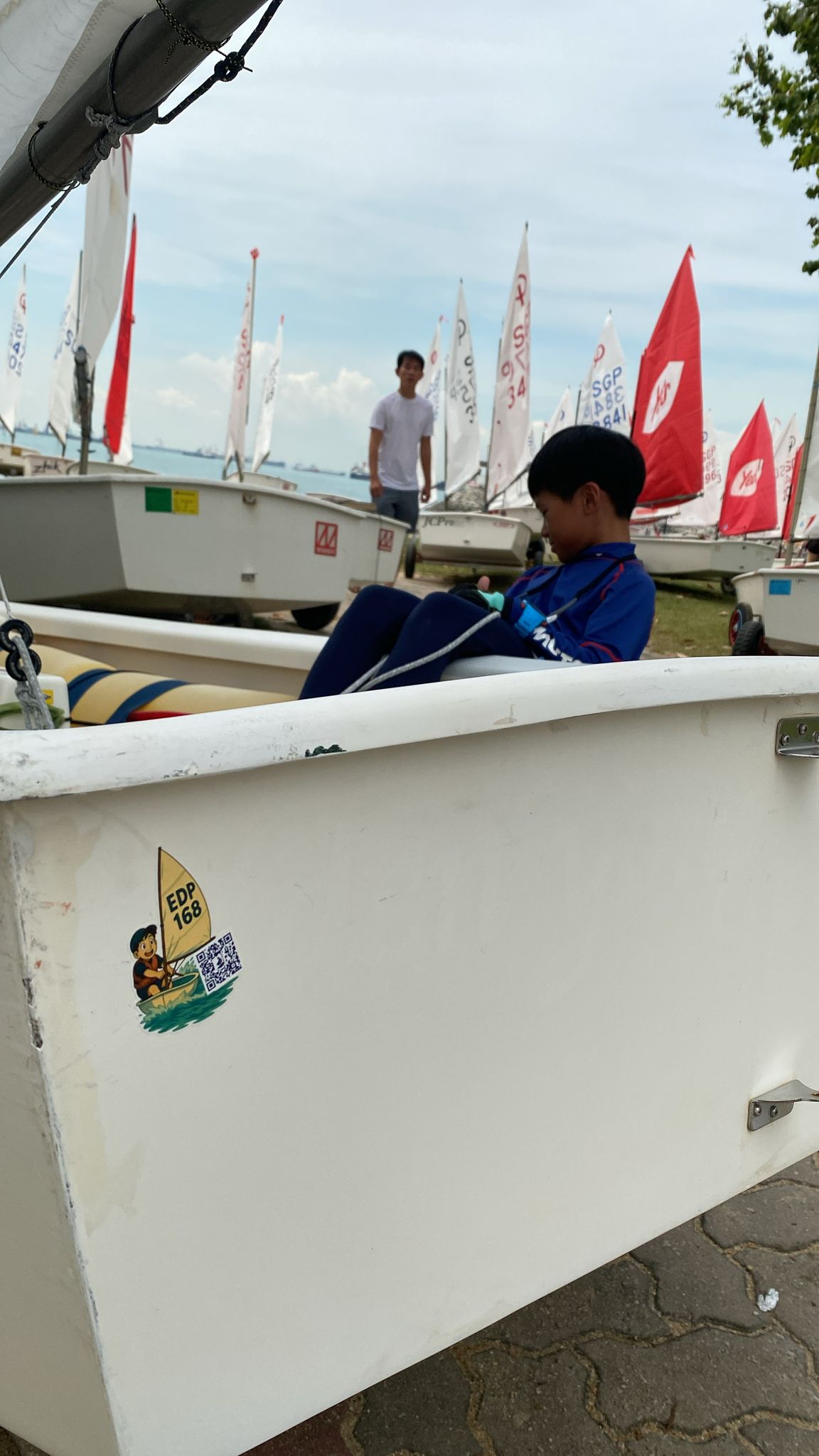 Nigel rigging up the boat